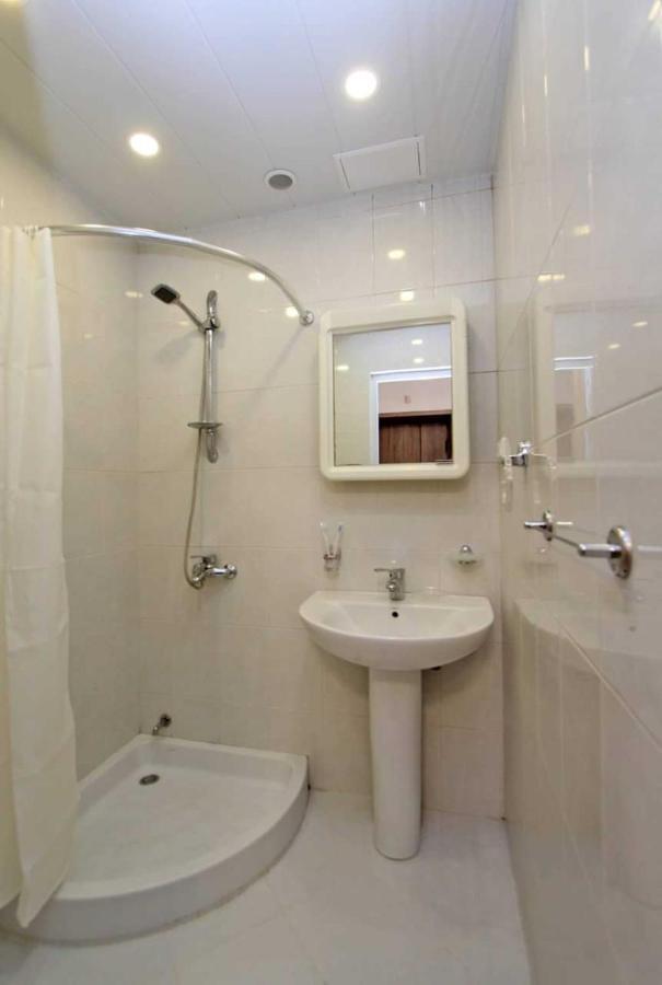 Sunny Apartment In The Center Erevan Exterior foto